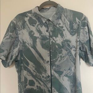 Lululemon Men’s Shirt